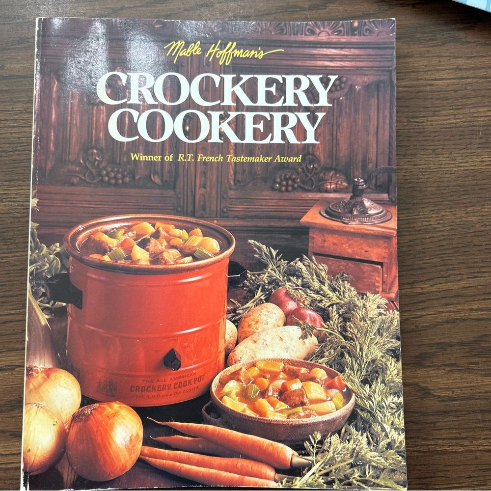 Crockery Cookery by Mable Hoffman Slow Cooker‎ Vintage Cookbook